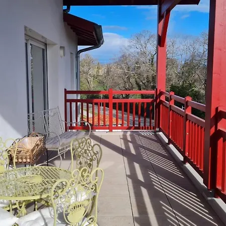 Spacieux T3 Proche Golf Avec Vue Montagne *